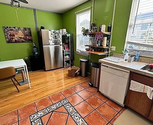 3rd image of 1822 Bruce Pl SE