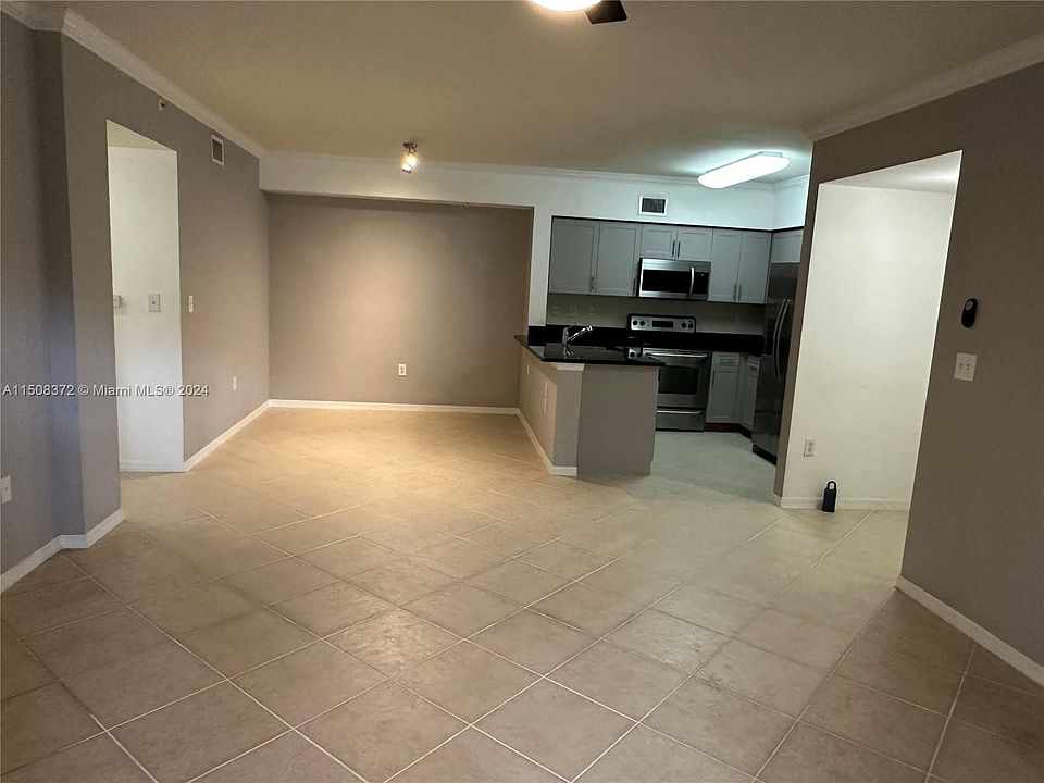 6492 Emerald Dunes Dr APT 305, West Palm Beach, FL 33411 | Zillow