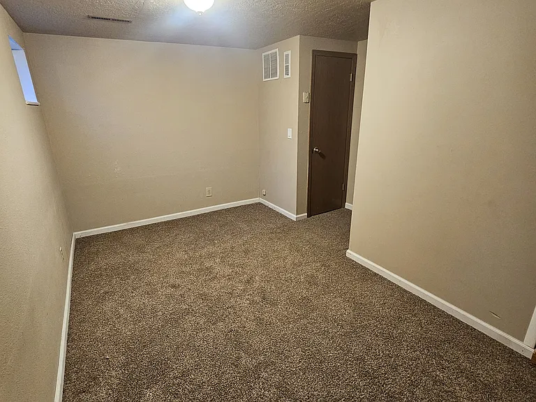 103 College Ct #D — Photo 27