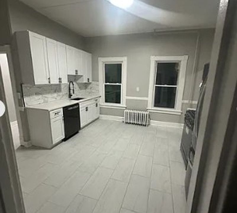 1st image of 1068 Broad St