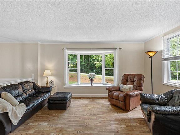 3rd image of 3109 Manor Ridge Dr