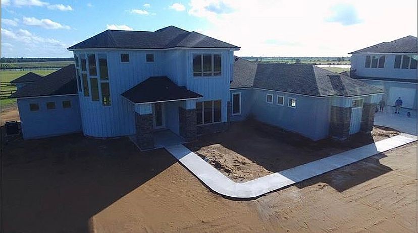 1st image of 405 Pleasant Colony Ln