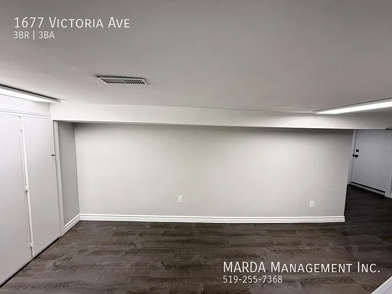 1677 Victoria Ave — Photo 49