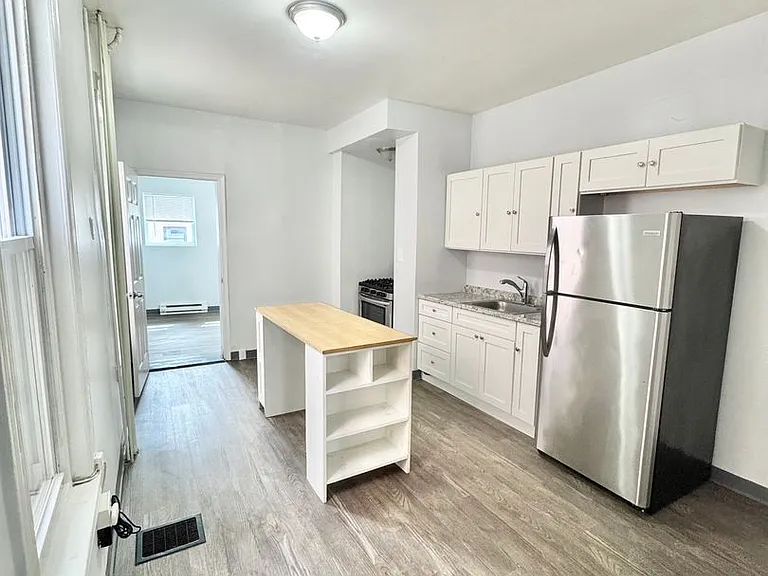 1410 W Turner St — Photo 8