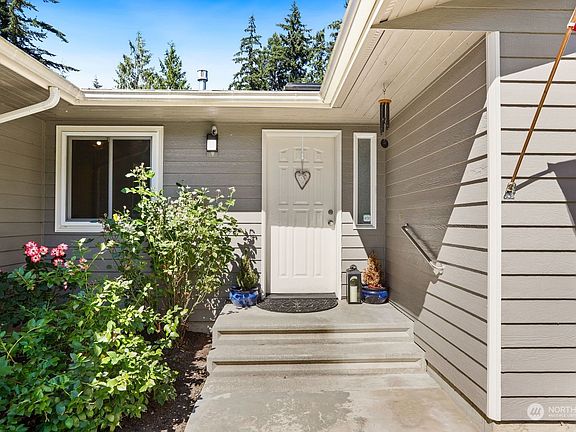 3rd image of 1373 Graham Drive