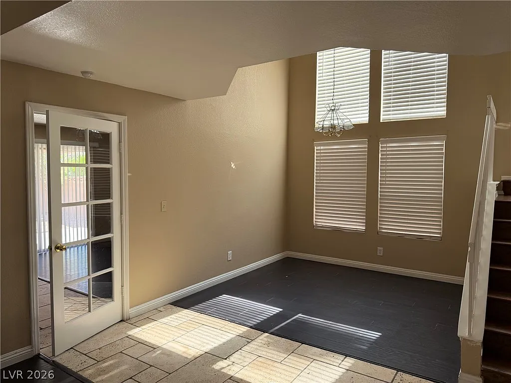 3 bed, 2.5 bath, 1792 sqft, $1,995 — Photo 3
