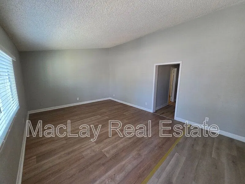 3 bed, 2.0 bath, 1288 sqft, $1,995 — Photo 2
