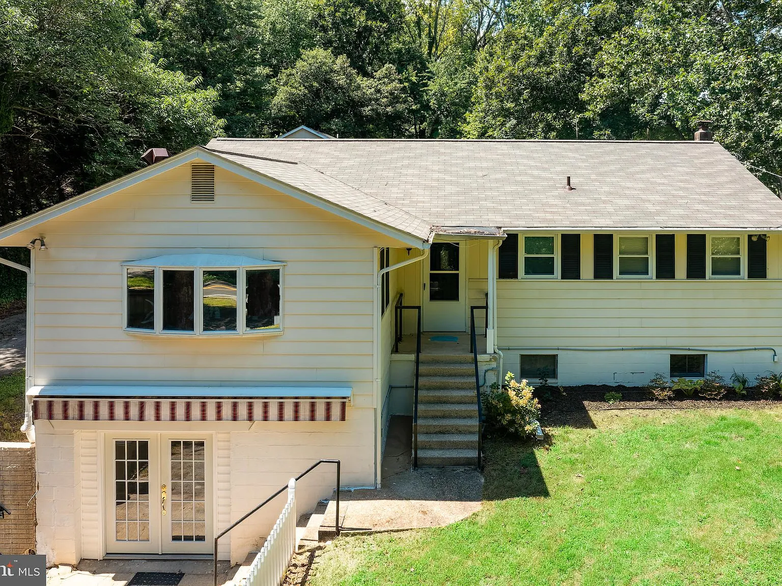 4 bed, 2996 sqft, $3,995 — Photo 3