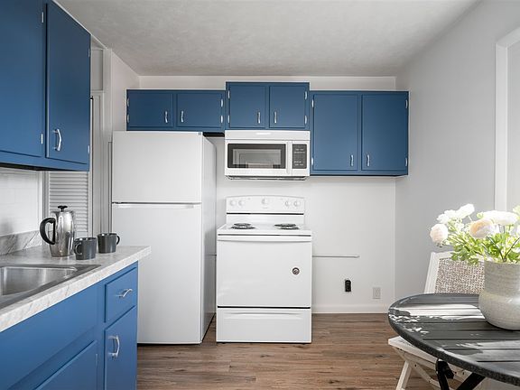 3rd image of 1416 Illinois St