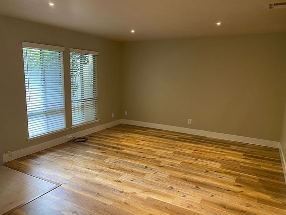 4th image of 423 Safflower Pl