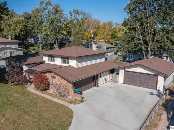 13038 Pacific St, Omaha, NE 68154