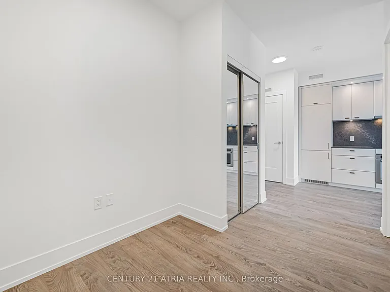 858 Dupont St #318 — Photo 13
