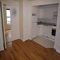 5 story bldg on quiet residential block w/ good sized, nicel