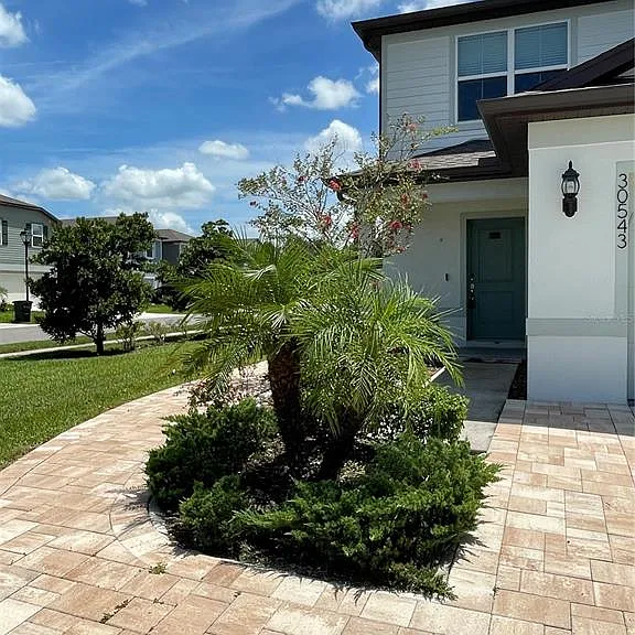 30543 Thunderbird Dr — Photo 2