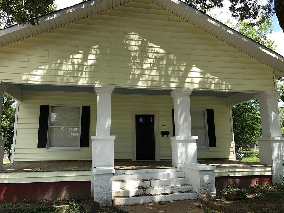 1st image of 303 S Lamar St