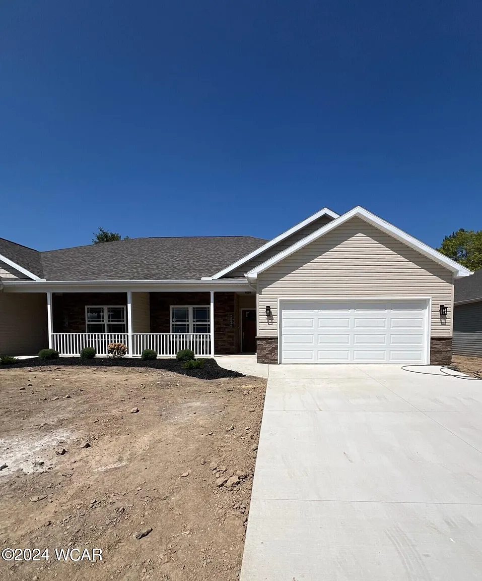 124 Chestnut Ln photo 1