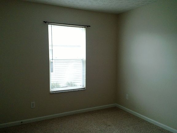 Bedroom (middle)