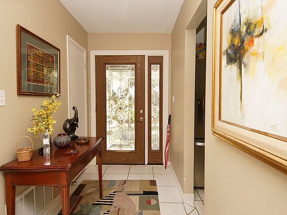 4th image of 908 Lido Cir E