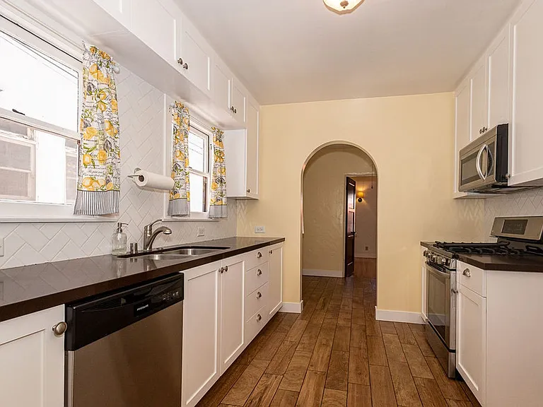 1221 S Sycamore Ave — Photo 19