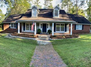 1152 N Lakeshore Dr, Valdosta, GA 31605