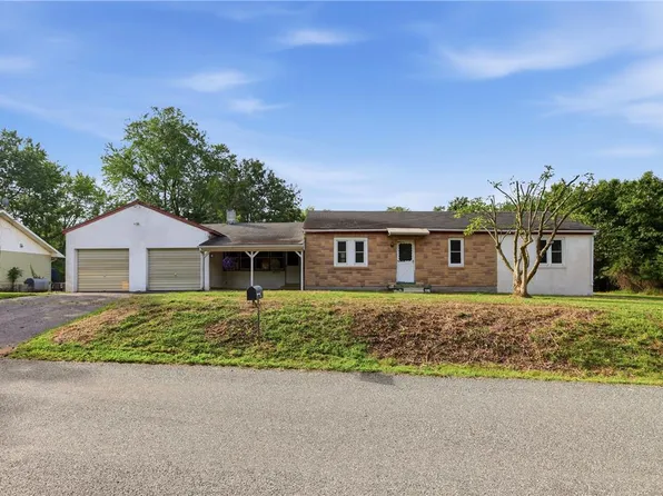 1033 Walt Rd, Pennsburg, PA 18073