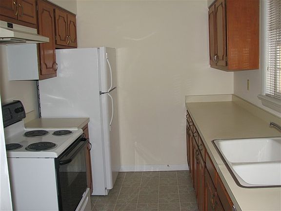 2nd image of 108 Knollwood Village