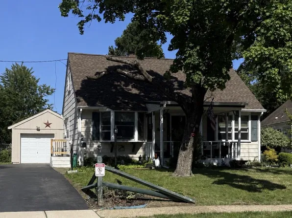 49 Longwood Dr, Hamilton, NJ 08620