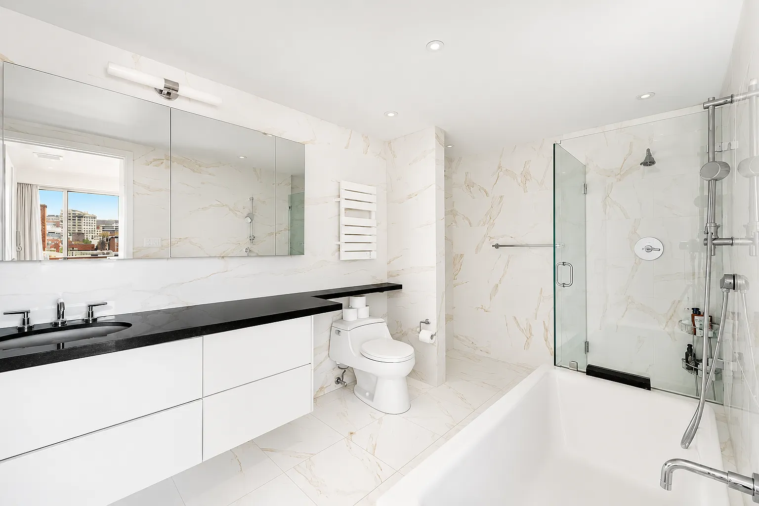 84 White Street — Photo 3