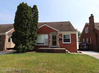 15362 Veronica Ave, Eastpointe, MI 48021