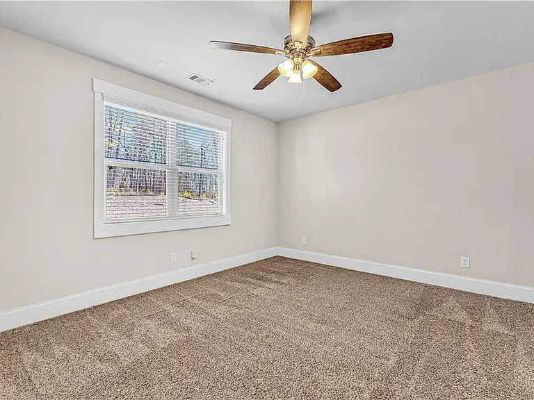 212 Blue Point Pkwy — Photo 28