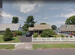 137 Kenwood Dr N, Levittown, PA 19055