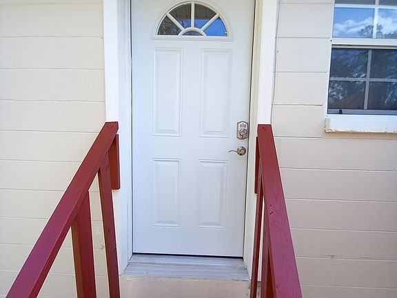 4th image of 208 Redwood Ave