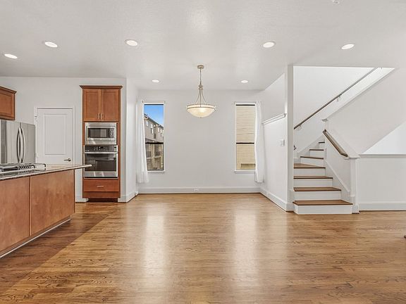 2nd image of 2816 Rusk St