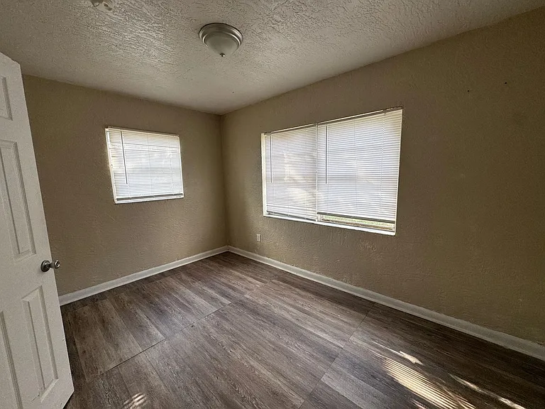 1209 Carlsbad Pl — Photo 27