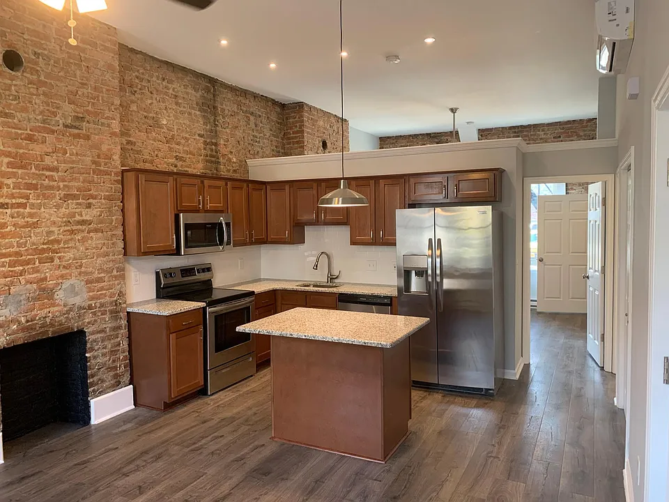 293 Lark St #1