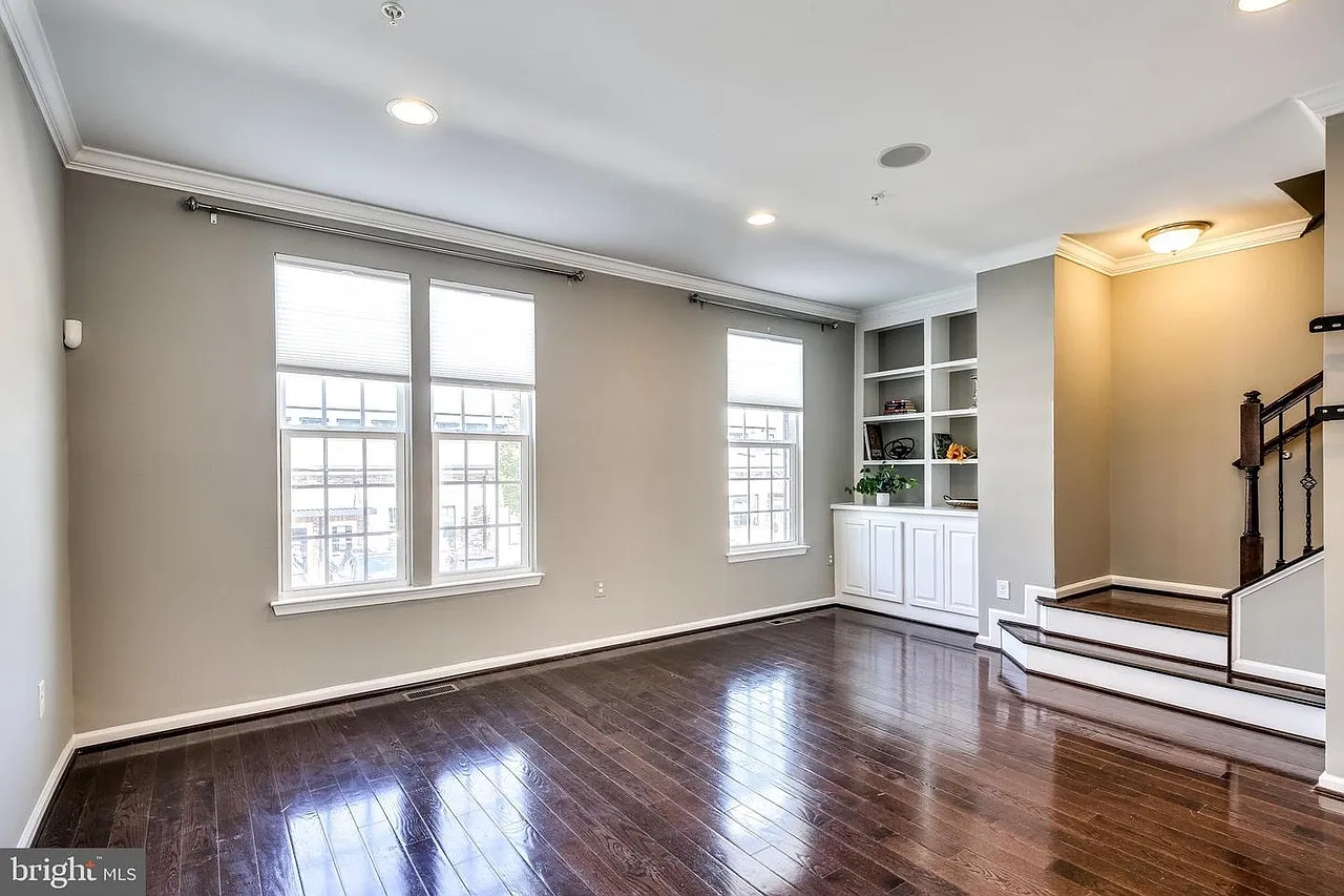 3 bed, 2.5 bath, 1980 sqft, $3,800 — Photo 4