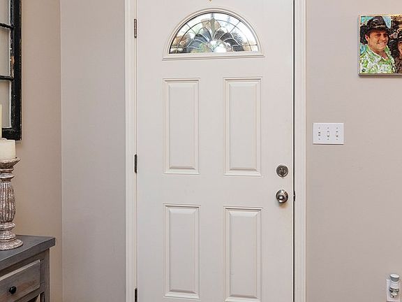 2nd image of 216 Eagles Nest Ln