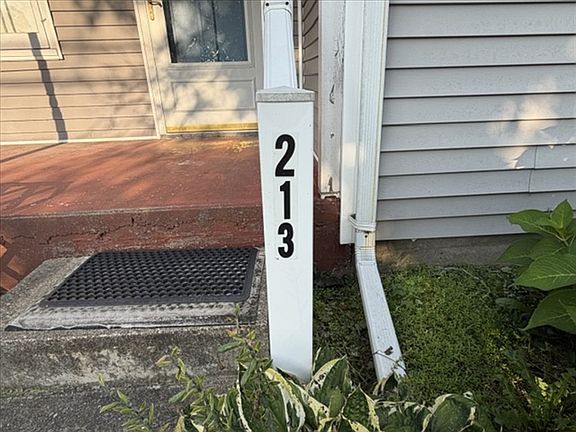 2nd image of 213 S Center St