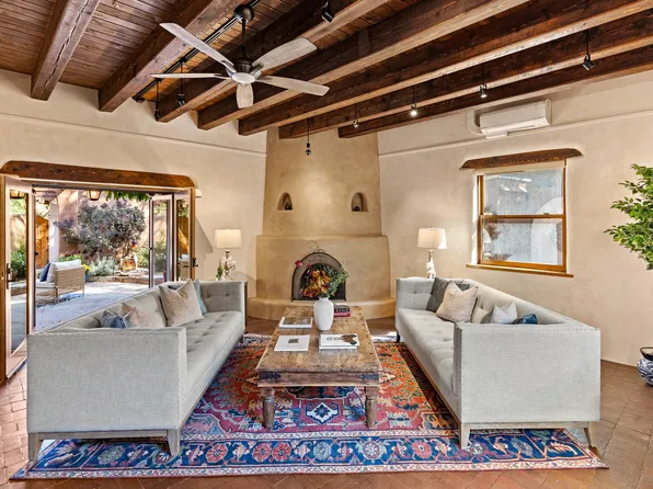 413 Arroyo Tenorio St, Santa Fe, NM 87505