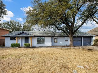 1921 Wildwood Dr, Grand Prairie, TX 75050