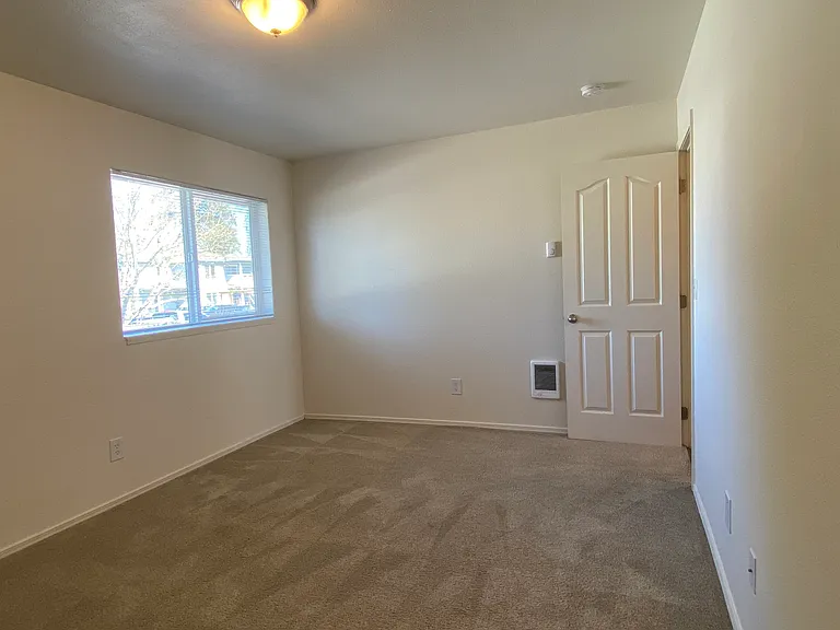 Creekview Apartments — Photo 6