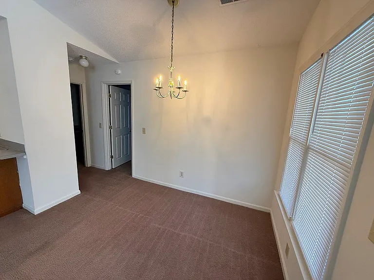 104 W Victoria Ct #F — Photo 9