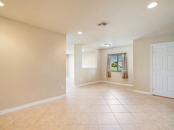 5th image of 2631 SW Marshfield Ct