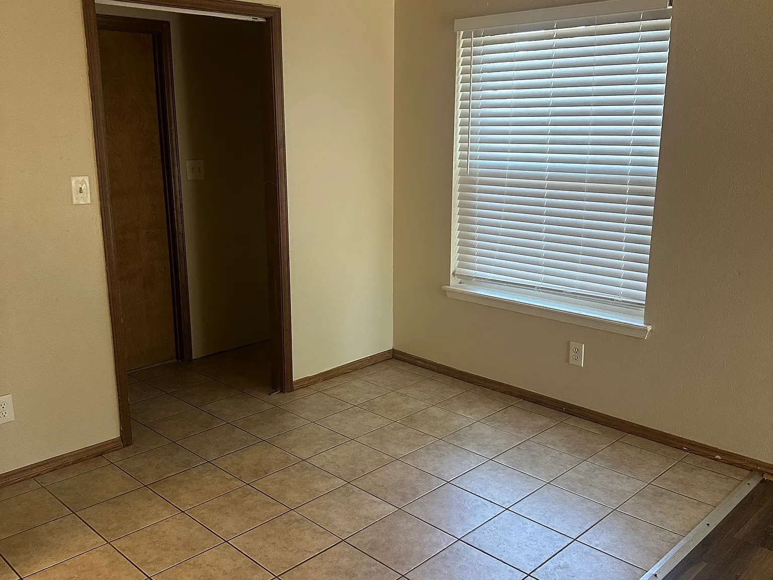3 bed, 1363 sqft, $1,400 — Photo 3