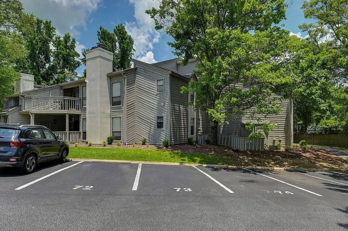 Building Photo - 448 Deerwood St #10F