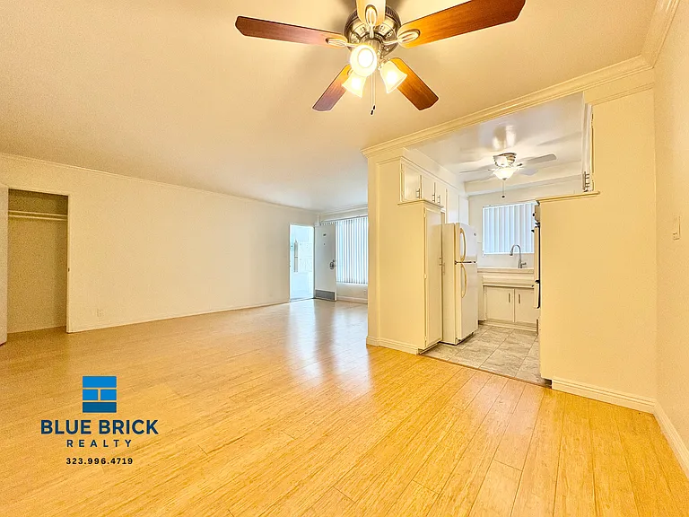 942 N Gardner St #102 — Photo 1