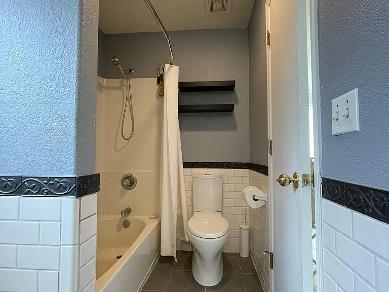 1813 Angelo Ct — Photo 12