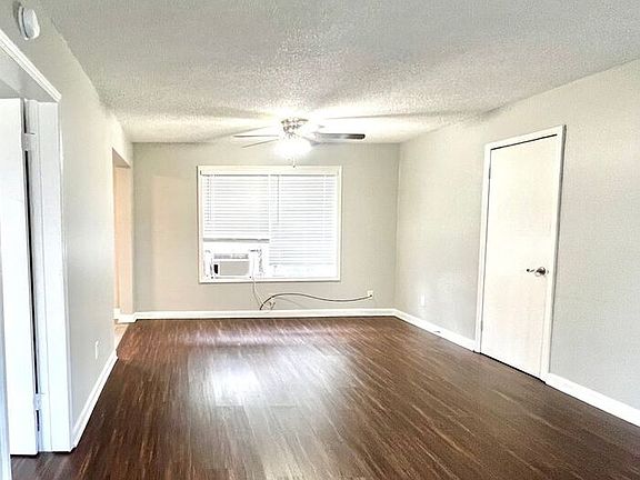 4th image of 2054 Jefferson Ave APT 1