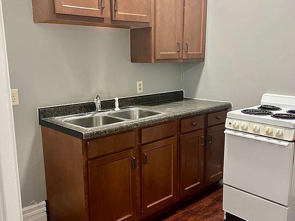 5th image of 1700 B St #2