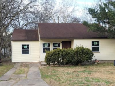 725 Kyle St, Angleton, TX, 77515